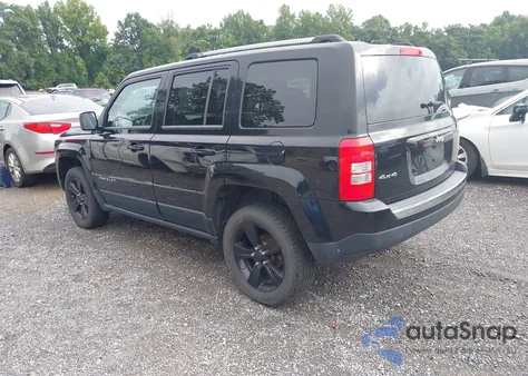 2012 Jeep Patriot Latitude z USA, uszkodzony, nr VIN 1C4NJRFBXCD689980